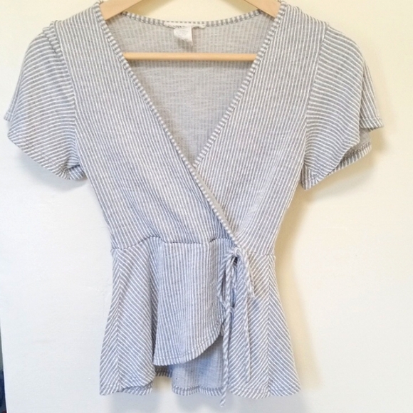 Caution to the Wind Wrap Top - Picture 2 of 4